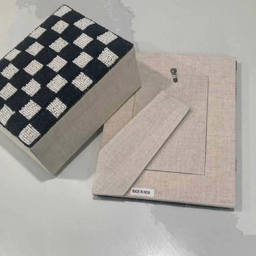 New Black and White Checkered Frame and Box Set - Picture 3 of 5